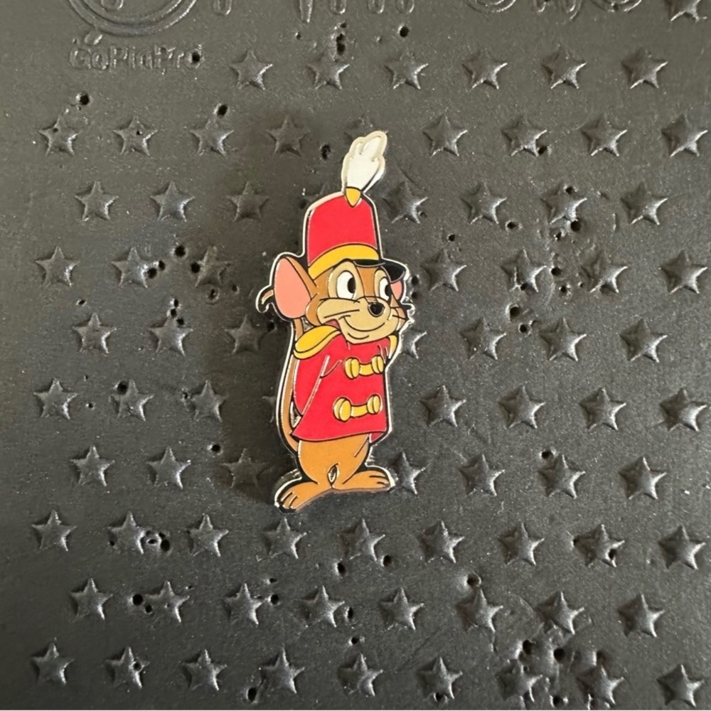 Authentic Disney  Dumbo Timothy Mouse‎ Pin